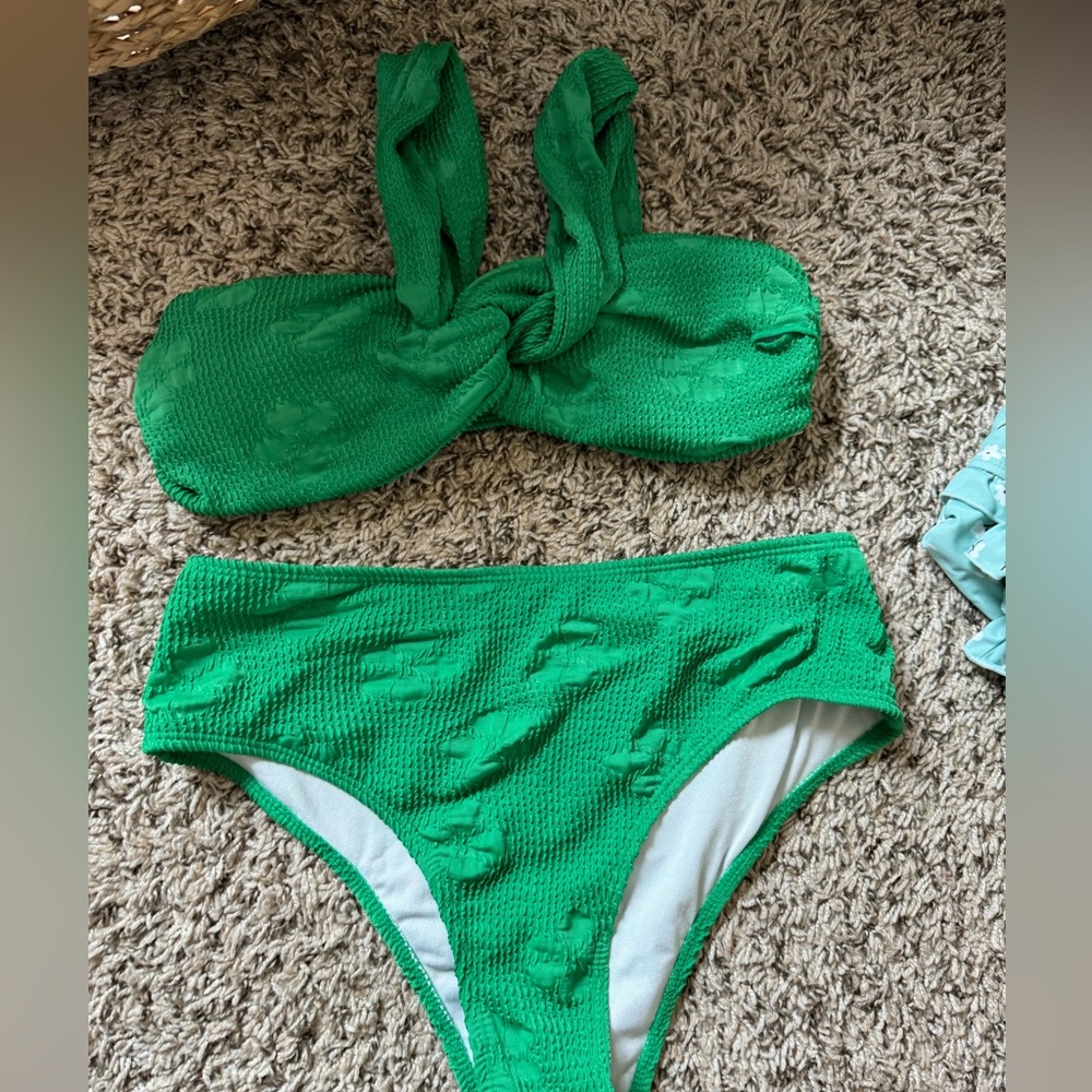 such a cute color bikini and super cute on